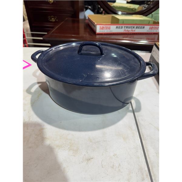 Baking pot with lid
