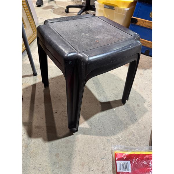 2 patio side table stacking