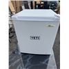 Image 1 : Mini fridge