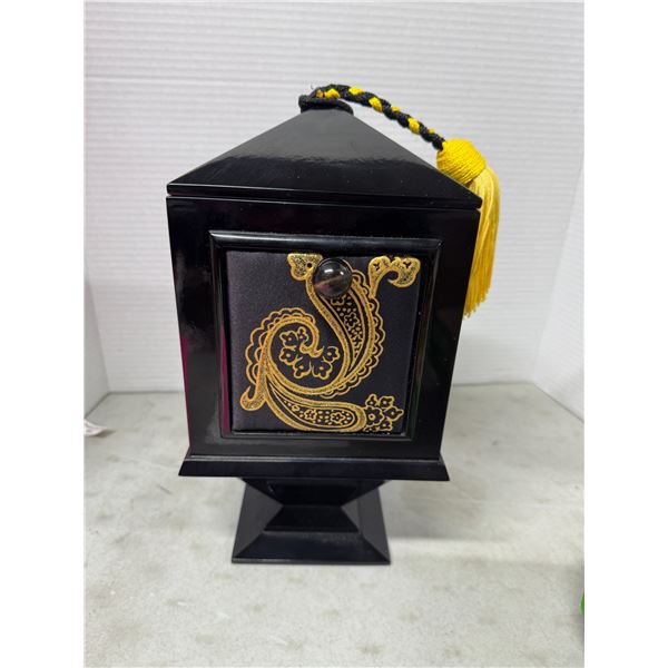 Islamic prayer box w/cover