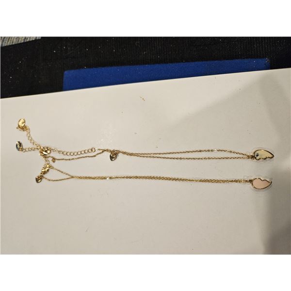 2 'BFF' necklaces