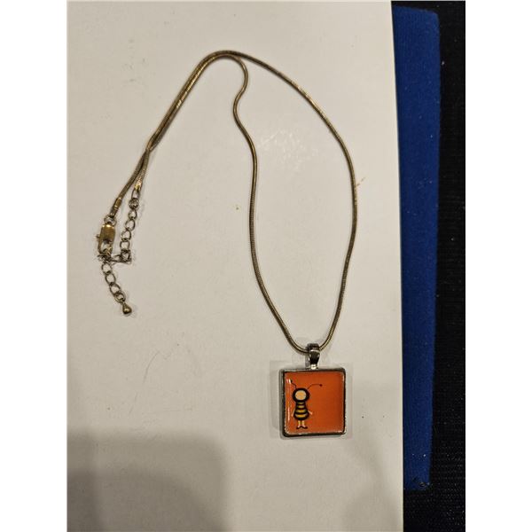 Bee pendant and necklace