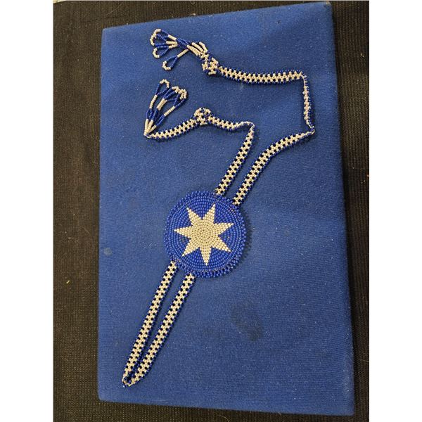 Ajustable beaded necklace