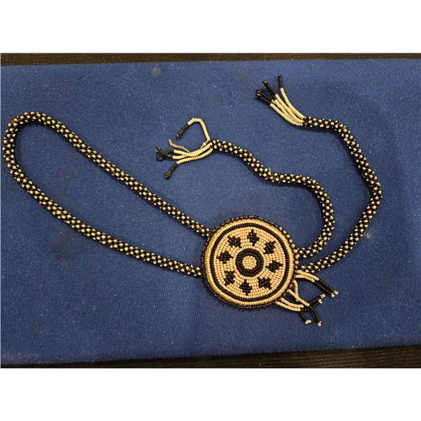 Ajustable beaded necklace