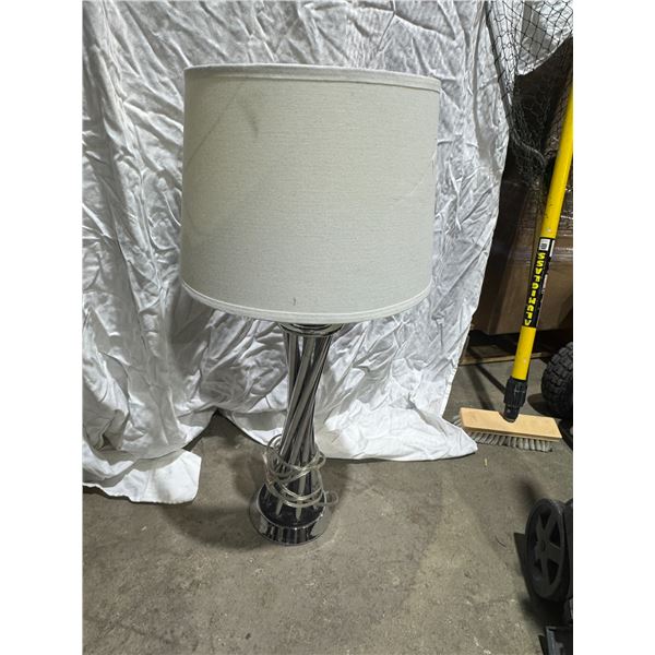 Table lamp