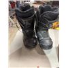Image 2 : Snowboard boots size 8