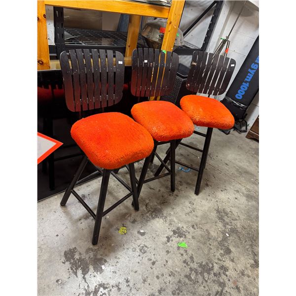 3 swivel stools