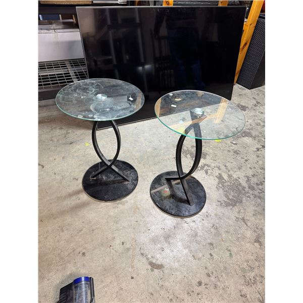 Pair of end tables