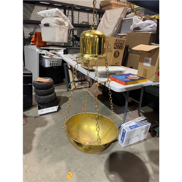 Swag lighting planter