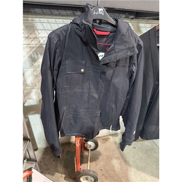 ORAGE jacket size small