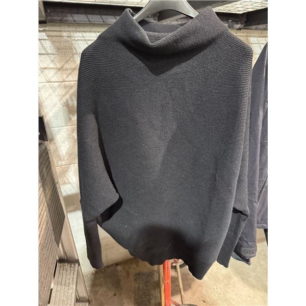 BLUIVY size small sweater