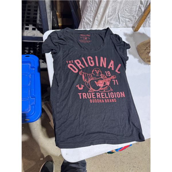 True religion shirt so small