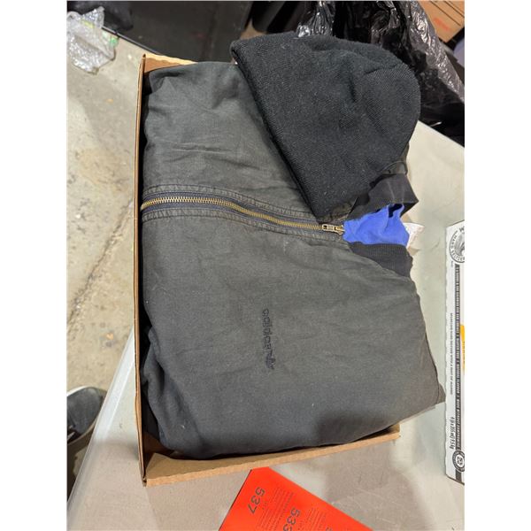 Adidas coat size not shown