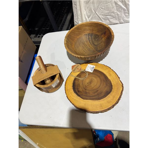 Motar and pestle wood bowl and wood board