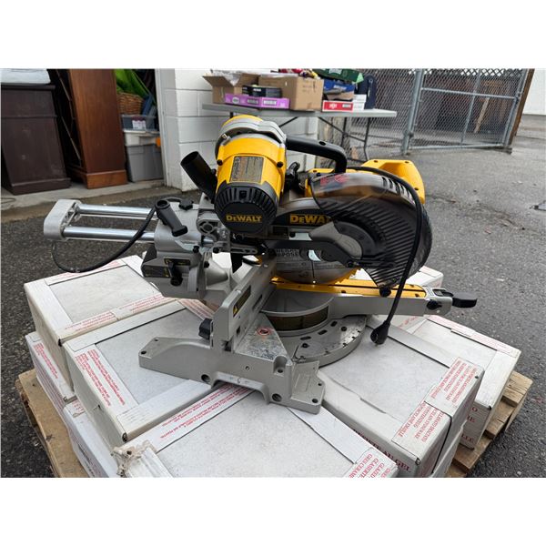 DeWalt 10 inch compound miter