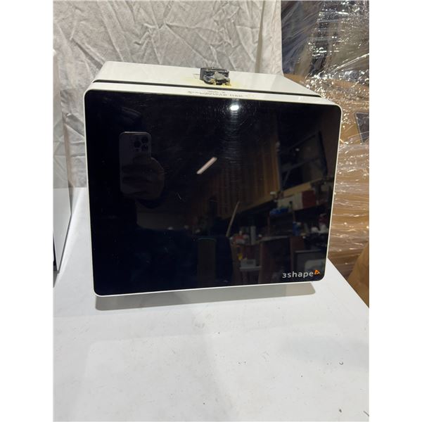 3-D dental shape model D 700