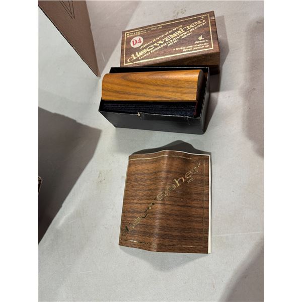 Discwasher record cleaning system