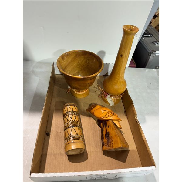 Wood decor and bowls