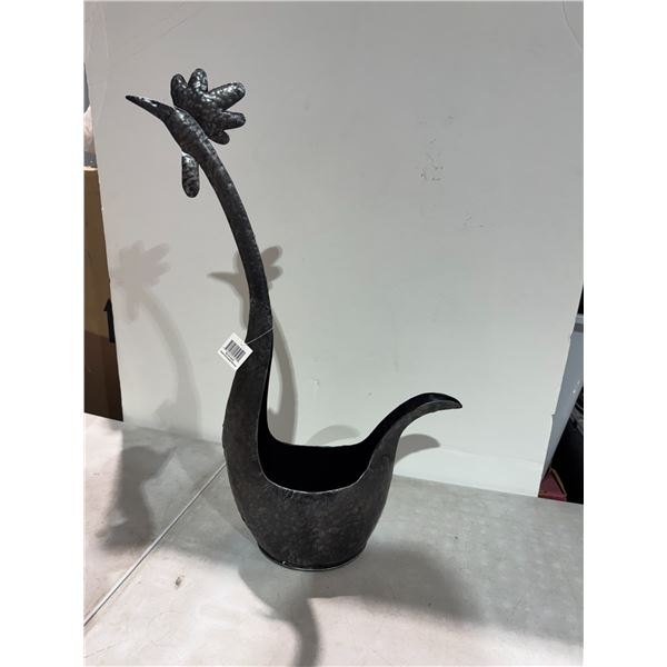 Rooster planter decor