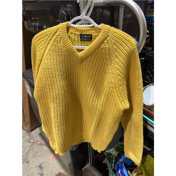 WOLSEY hundred percent pure and frame made in Scotland sweater