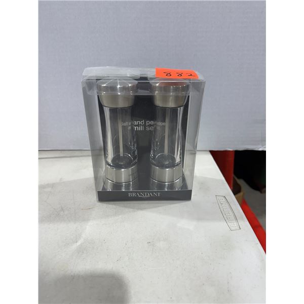 Salt and pepper Mill set