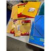 Image 3 : Envelopes and letter size file folders and sheet protectors