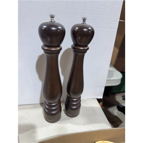 Salt and pepper Mills