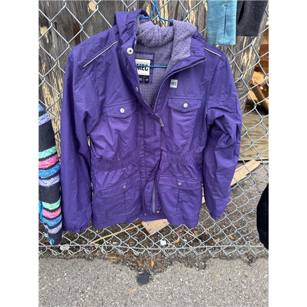 MEC Youth size 12