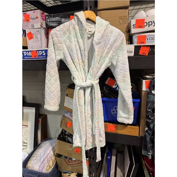 Urban kids robe size large