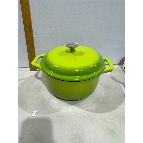 Denby casserole dish with lid