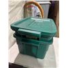 Image 1 : Rubbermaid containers 11.3 L with lids