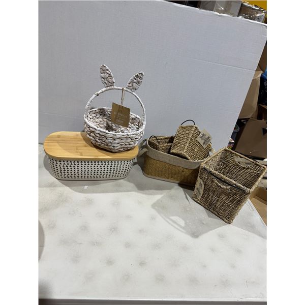 Storage solutions / baskets