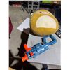 Image 1 : Squish, mellow and Nerf gun