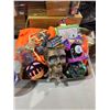 Image 1 : Halloween items