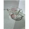 Image 1 : Pyrex measuring cup