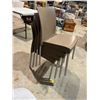 Image 1 : 4 stacking chairs