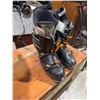 Image 1 : Ski boots size not shown