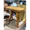 Image 2 : Wood stool