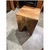 Image 2 : Small plant stand or bench hardwood 12 x 12 x 17