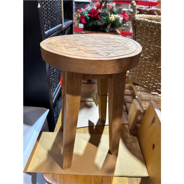 NWT Mango Wood Stool 1 foot round by 18 inches tall