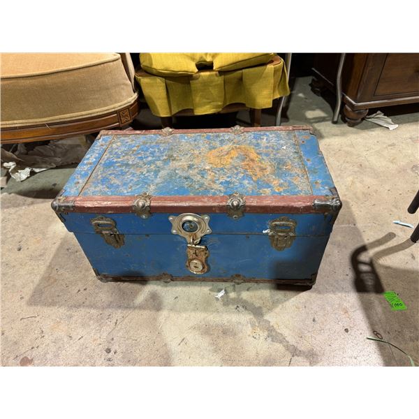 Small vintage child size trunk