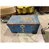 Image 1 : Small vintage child size trunk
