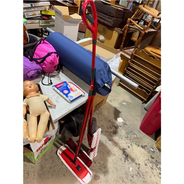 V VILEDA mops and extra pads