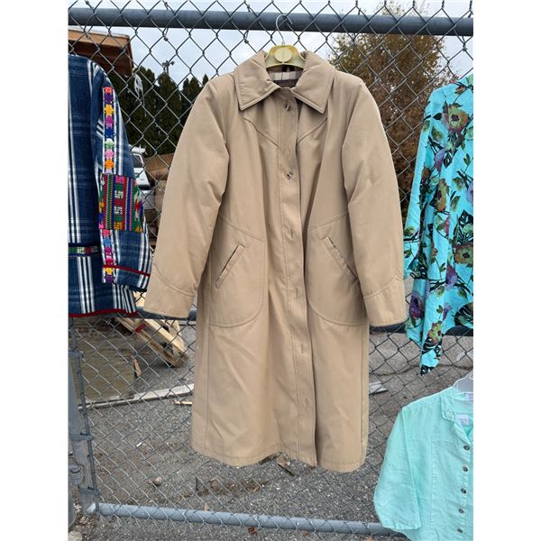 Eddie Bauer coat size medium