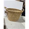Image 1 : NWT oval twisted water HYACINTH basket, medium