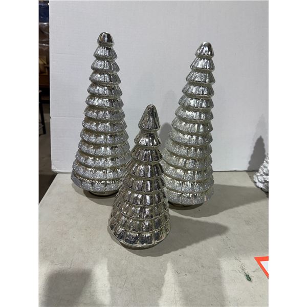 3 tree decors one has damage on base, but doesn't affect usage or visual