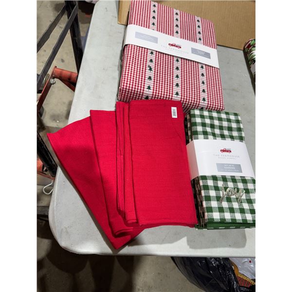 The farmhouse Rachel Ashwell tablecloth 60" x 84" oblong and napkins