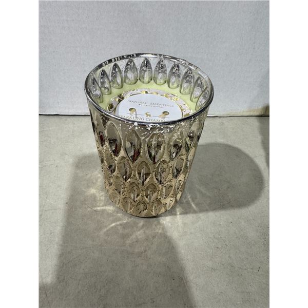 Sparkling champagne scented candle