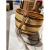 Image 2 : Weived basket purse