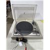 Image 1 : Dual 505 turntable